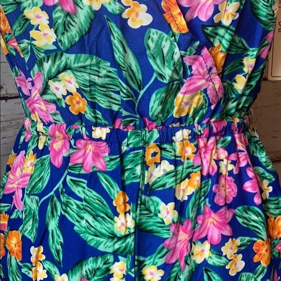 NWT GO COCO Small Hawaii Floral Vneck Jumpsuit - Picture 3 of 13